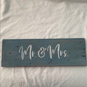 Mr and mrs sign